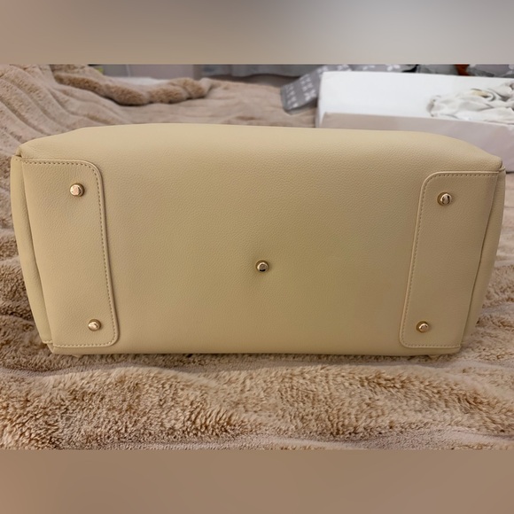 Mina Baie Emmy Full in CREMA - Picture 3 of 8